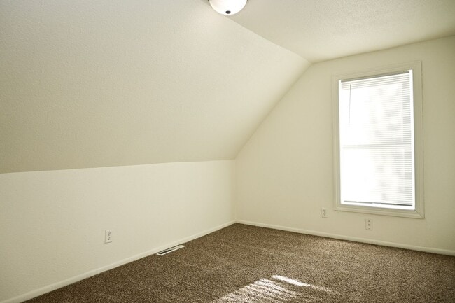 Building Photo - Bjerke Duplex