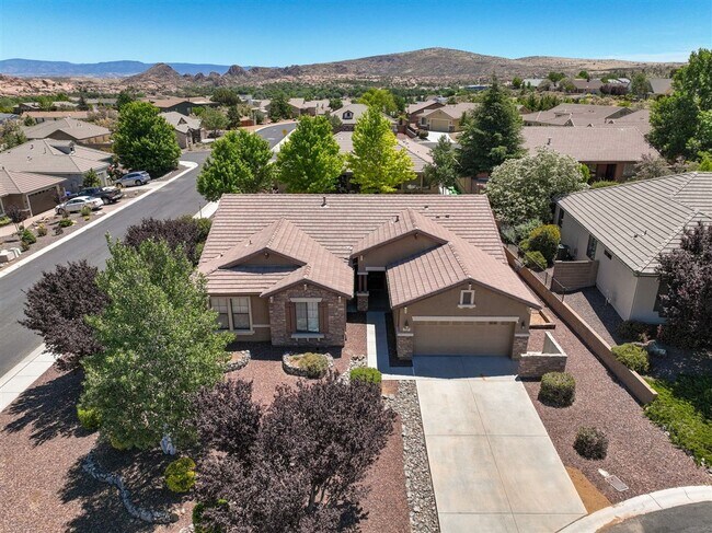 Building Photo - Beautiful 4 bedroom 2 bathroom home in Prescott!