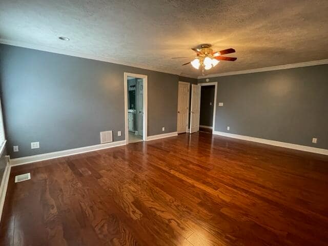 Building Photo - 222 Lakewood Cir