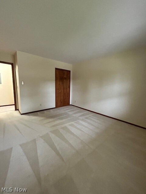 Building Photo - 119 Burlington Oval Dr