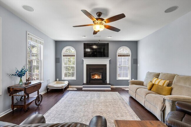 Building Photo - Gorgeous 5 Bed 3.5 Bathroom in Stafford, VA
