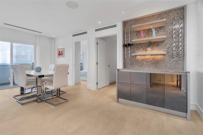 Building Photo - 325 Ocean Dr