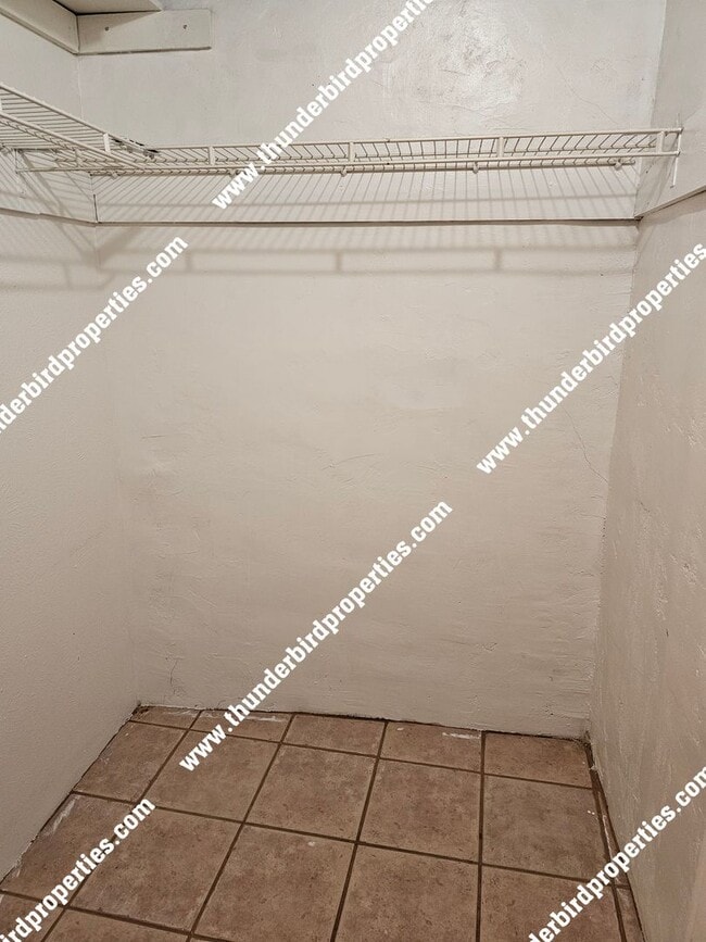 Building Photo - 325 San Andres Ave NW