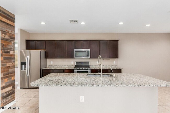 Building Photo - 29539 W Whitton Ave