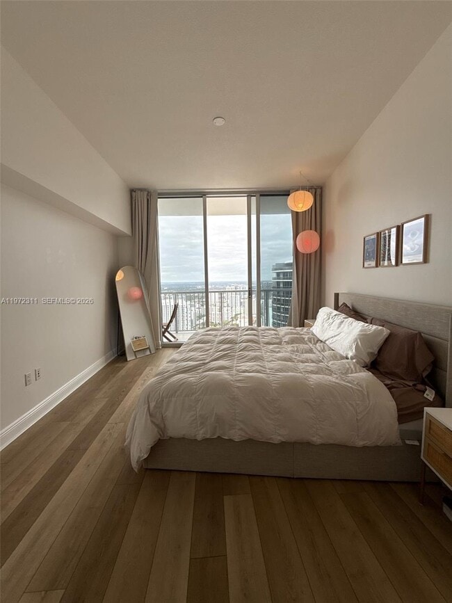 Building Photo - 1750 N Bayshore Dr