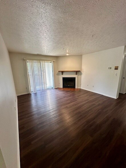 Primary Photo - 2261 Hedgerow Road