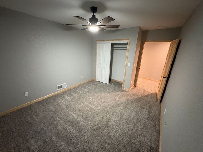 Building Photo - PRICE REDUCED!!! 4 bed / 3 bath Twinhome for Rent!