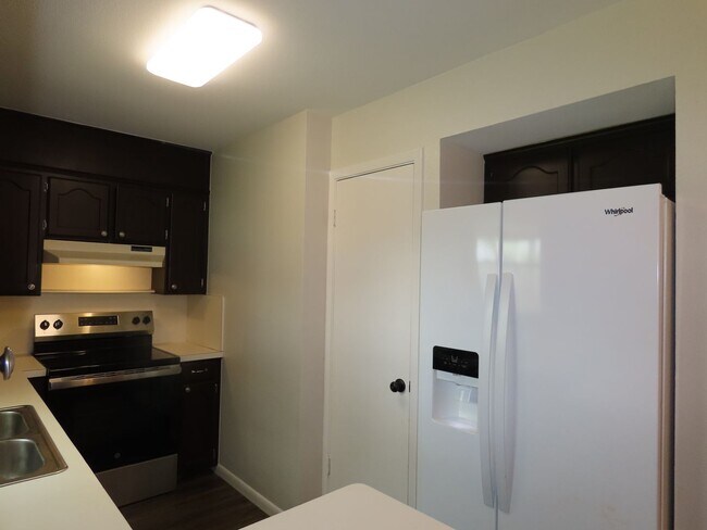 Building Photo - Spacious 4-Bedroom Home in Whitehouse ISD – Pet-Friendly with Large Fenced Yard! Bonus: Lawncare ...