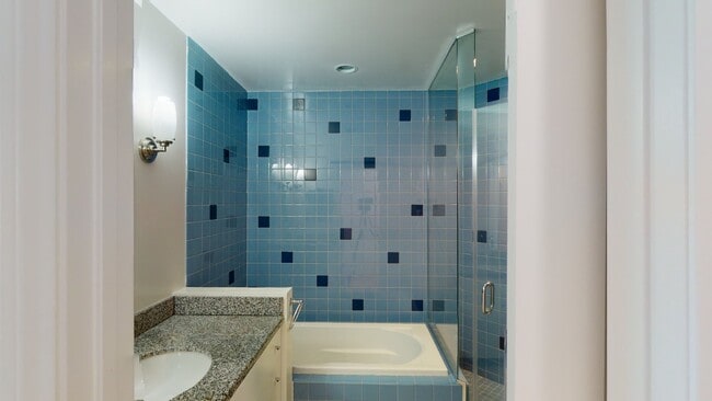 Building Photo - Sky-High Urban Living at 1100 Wilshire! St...