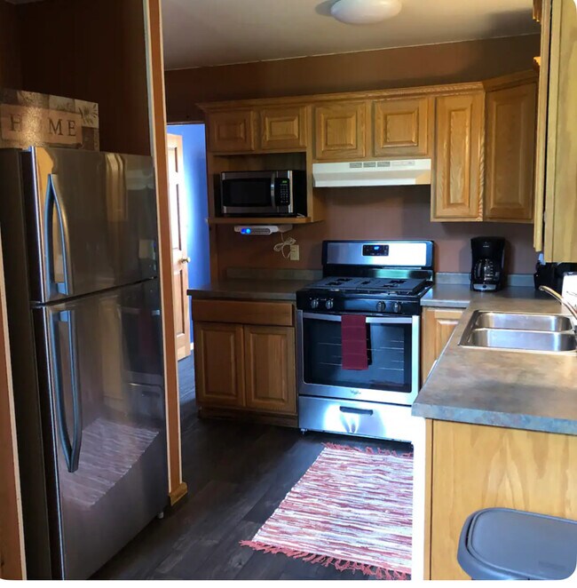 Building Photo - 332 Hilltop Ct