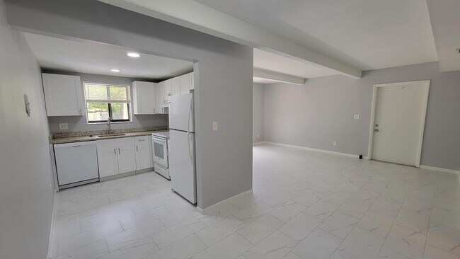 Building Photo - 1045 S Flagler Ave