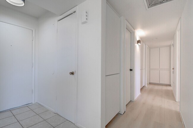 Building Photo - Spacious 4BR Tempe Home with Private Pool Near ASU