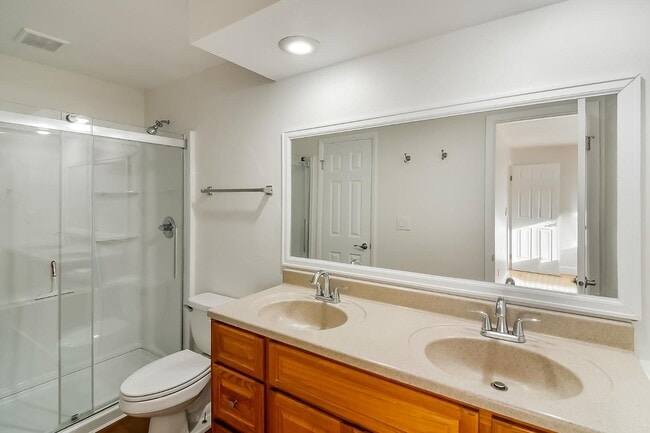 Building Photo - 5004 E Hinsdale Pl