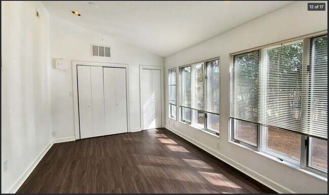 Building Photo - Beautiful 2-bedroom home!