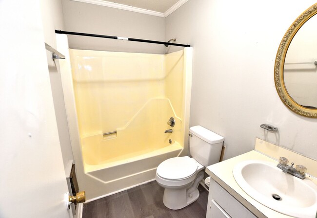 Building Photo - 719 Carolina Ave