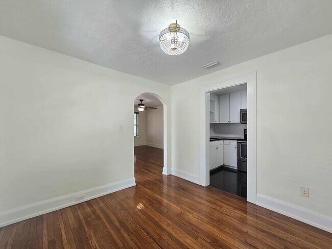 Building Photo - [748/750/756/758] Winfree Ave