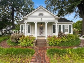 Building Photo - 756 S Willett St