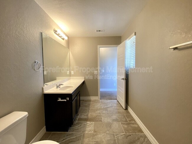 Building Photo - 1206 Ranch Falls