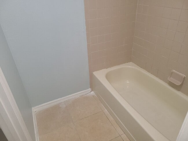 Building Photo - 2 bedroom 1.5 Bath Eatonville Duplex