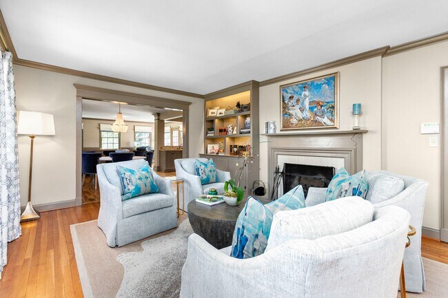 Building Photo - Stunning Irving Park 4 bedroom, 4 bathroom home in Greensboro!