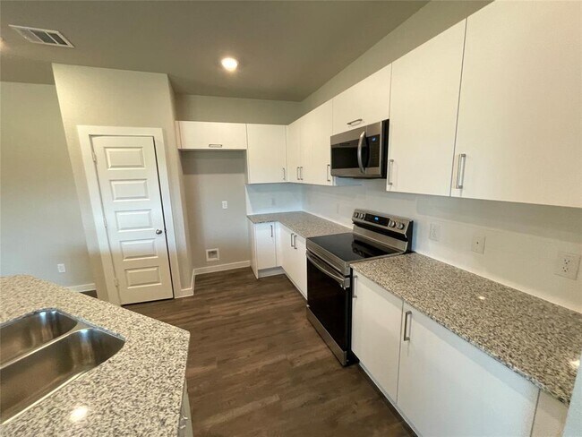 Building Photo - 25512 Starling Ln
