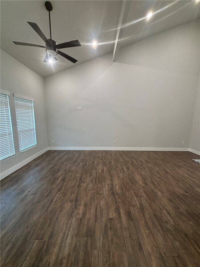 Building Photo - 471 Azurite Rd