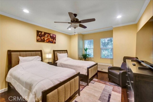 Building Photo - 523 Fischer St