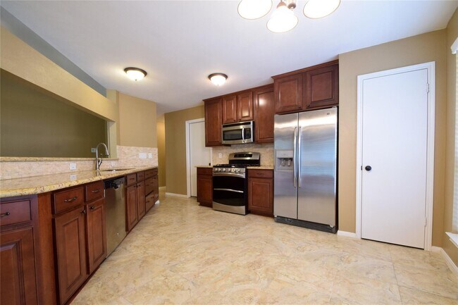 Building Photo - 2215 Friarwood Trail