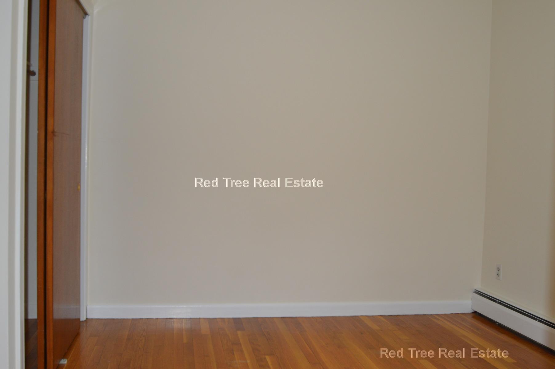 Building Photo - 164 N Beacon St