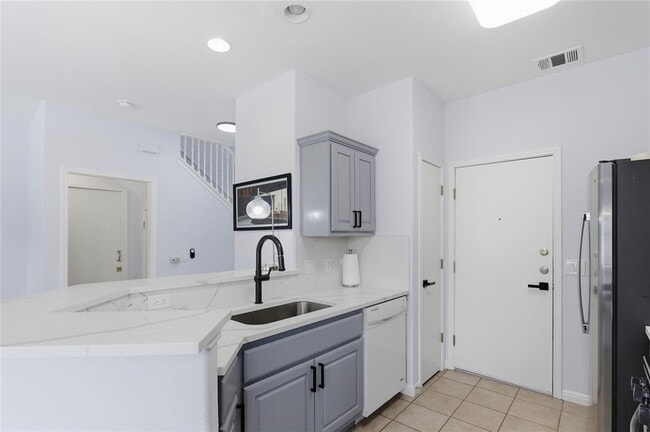 Building Photo - 7510 Lazy Creek Dr