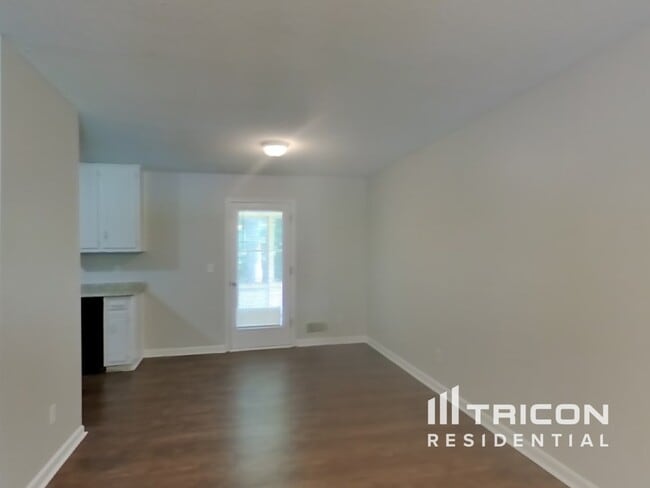 Building Photo - 1025 Brenton Dr NW