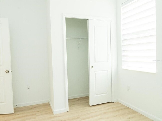 Building Photo - 445 Silver Palm Dr