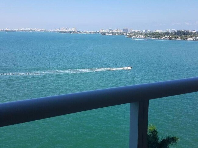 Primary Photo - 1625 Kennedy Cswy