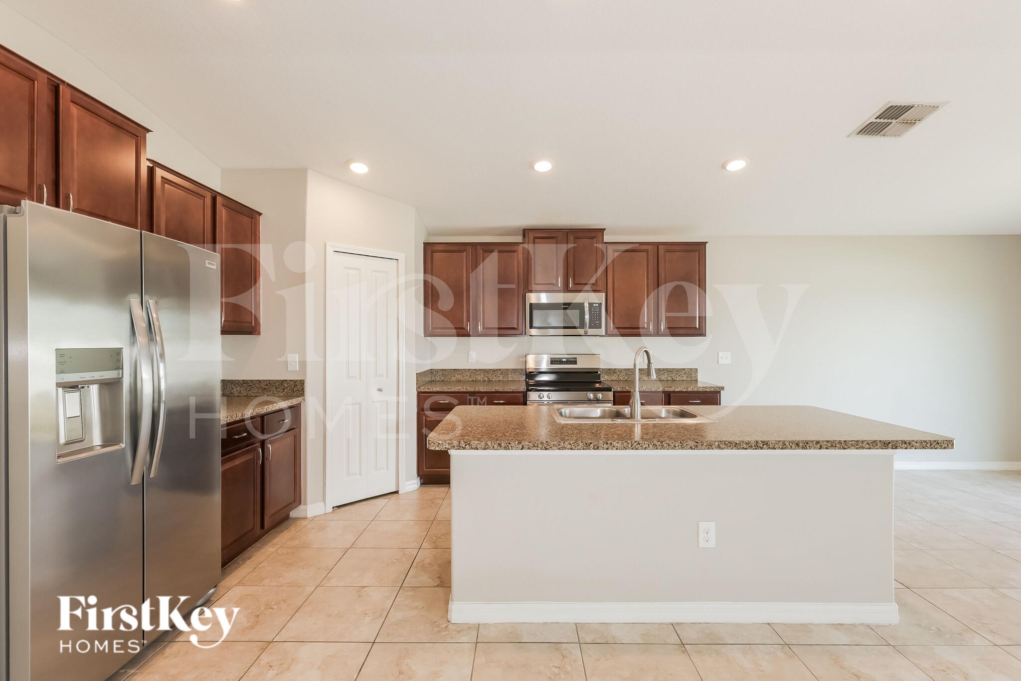 Building Photo - 10621 Standing Stone Dr