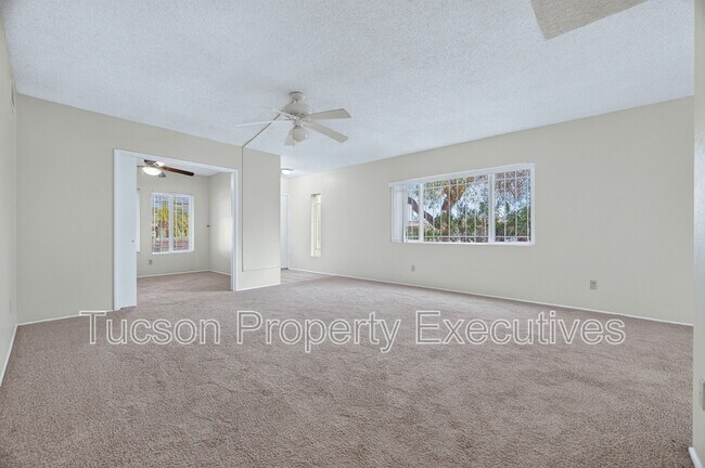 Building Photo - 510 W Cll Lago
