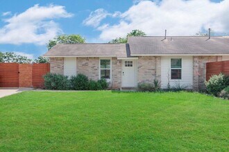 Building Photo - 906 E Leslie Cir