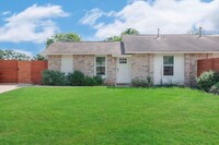 Building Photo - 906 E Leslie Cir