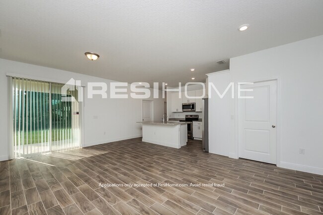 Building Photo - HOME FOR RENT!