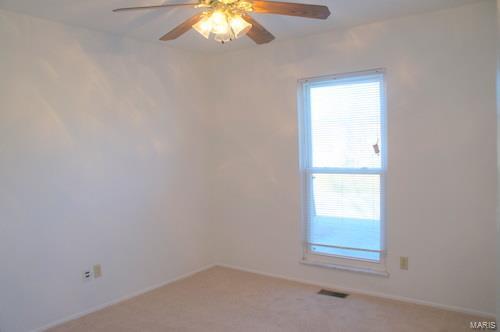 Building Photo - 715 White Oak Dr