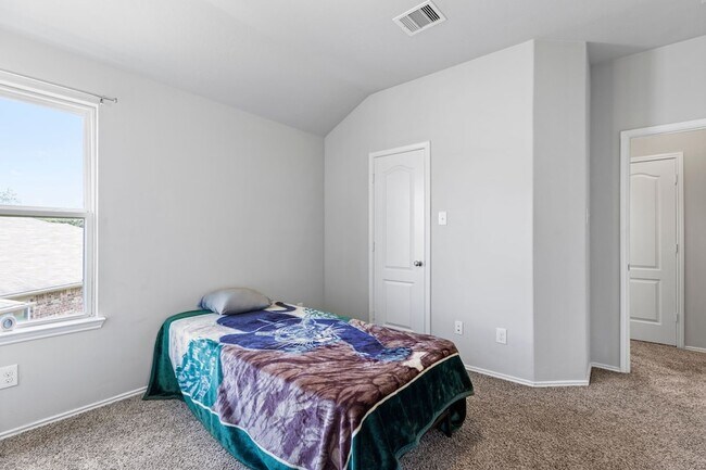 Building Photo - 12002 Rockridge Falls Dr