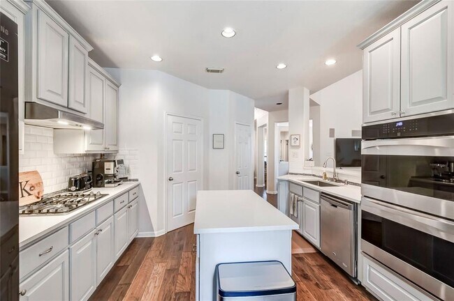 Building Photo - 8202 Sunburst Pkwy