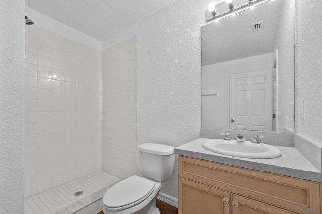 Building Photo - Updated 4 bed 2 bathroom home