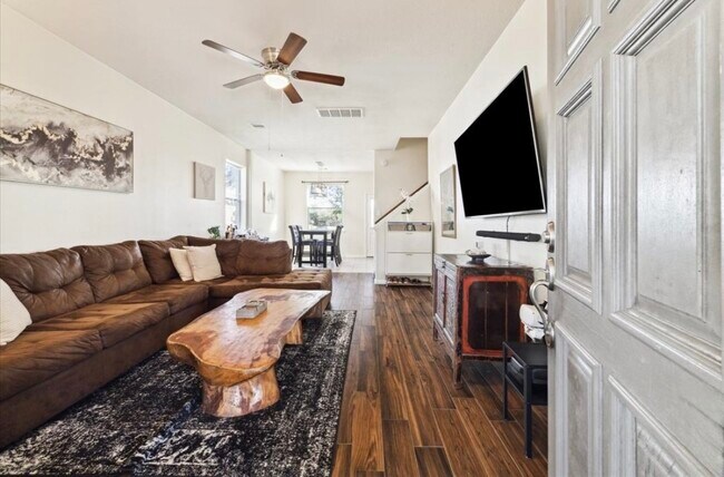 Building Photo - 10422 Lyndon Meadows Dr