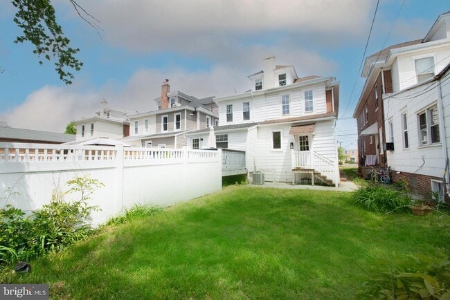 Building Photo - 272 Haddon Ave