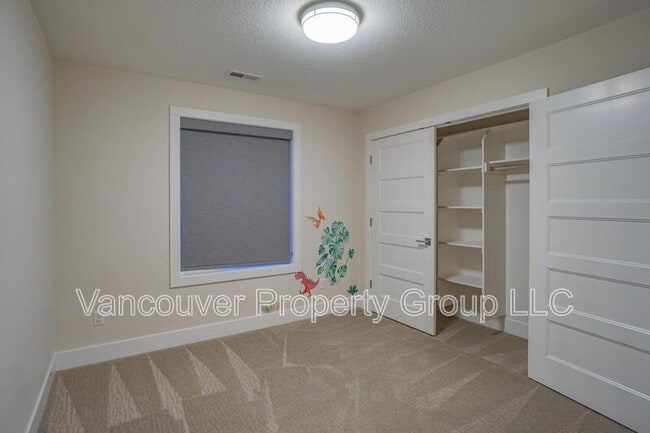 Building Photo - 6604 NE 107th St