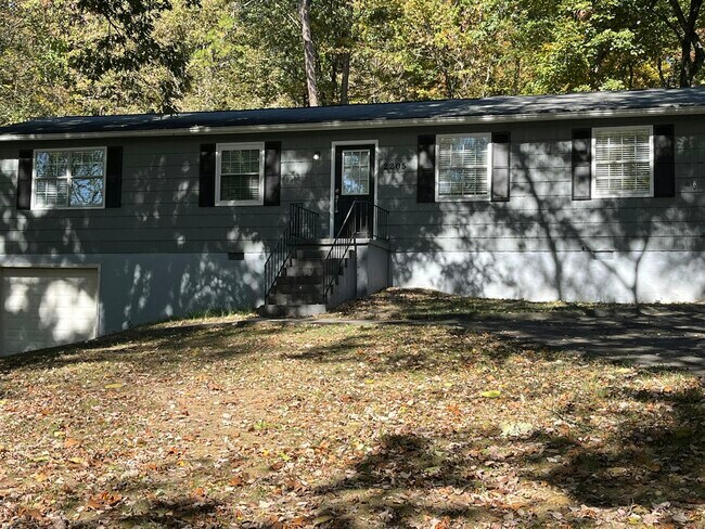 Building Photo - 2205 Ridgecrest Dr