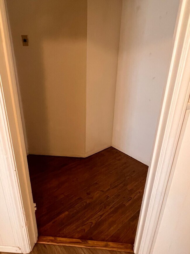 Building Photo - 3rd Street Duplex