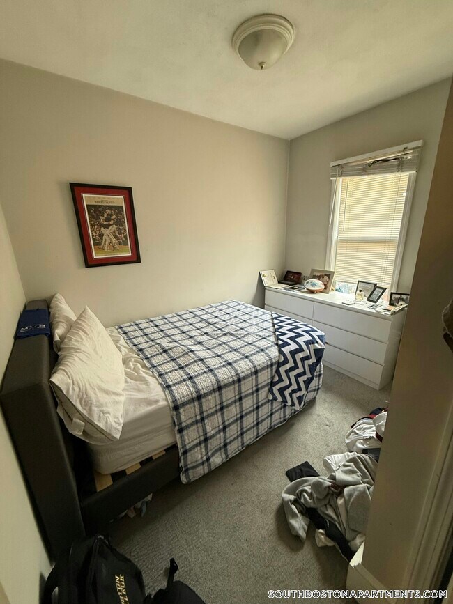 Building Photo - 190 L St