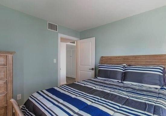 Building Photo - 720 Bayshore Dr