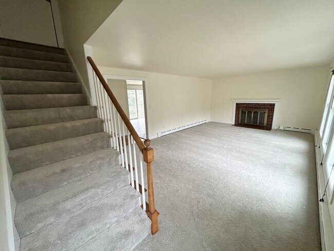 Building Photo - 75 Marlboro Rd